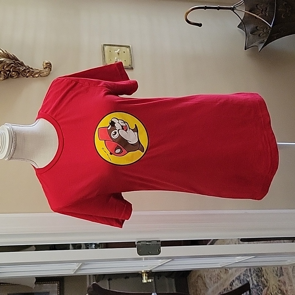 Bucees red logo short sleeve tee short cotton polyester blend Size Small EUC